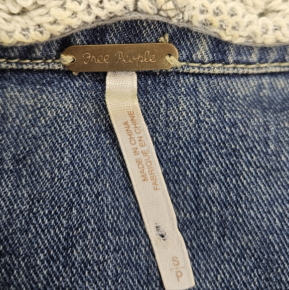 Free People Denim Knit Jean Jacket Distressed Sz S - Picture 5 of 5